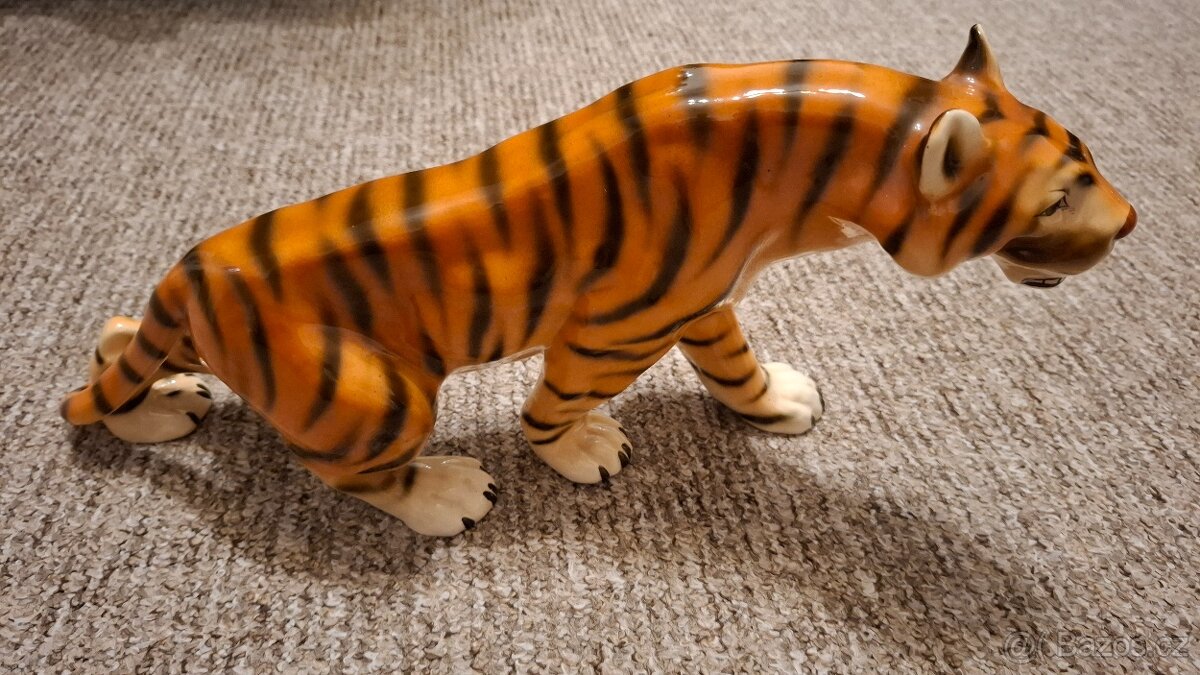 Krásný starý porcelánový tygr Royal Dux