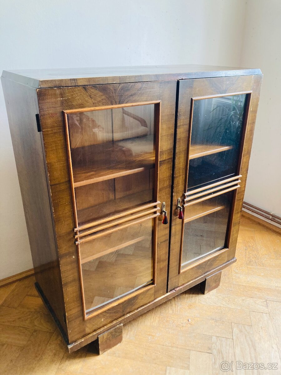 Skříňka starožitná ve sytlu Art deco