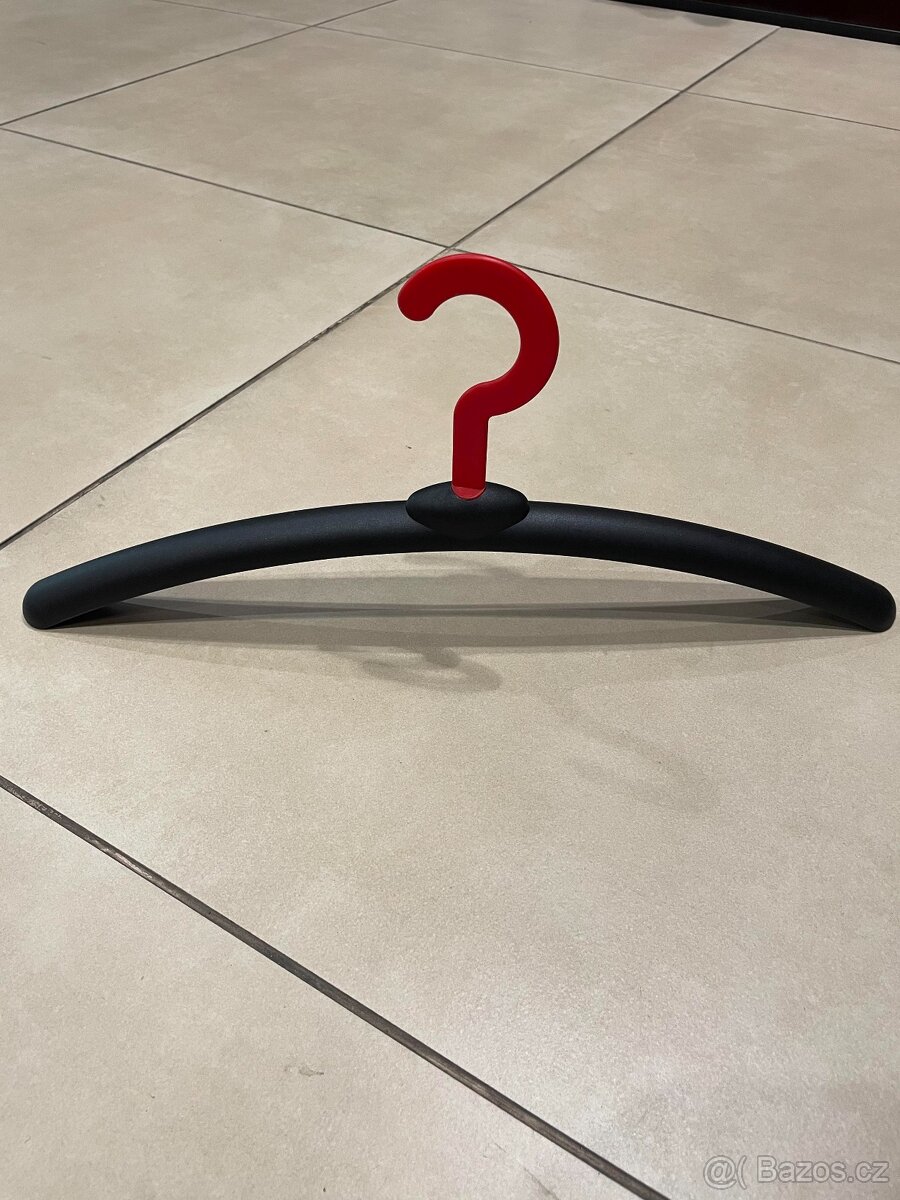 plastová ramínka široká - 80%