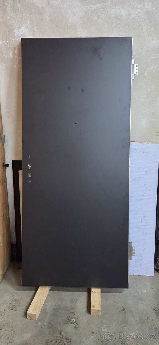 Bezpečnostní a protipožární dveře