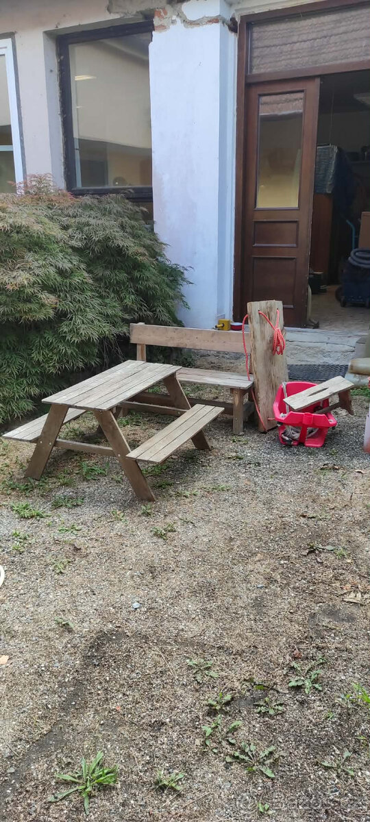 dětský zahradní nábytek