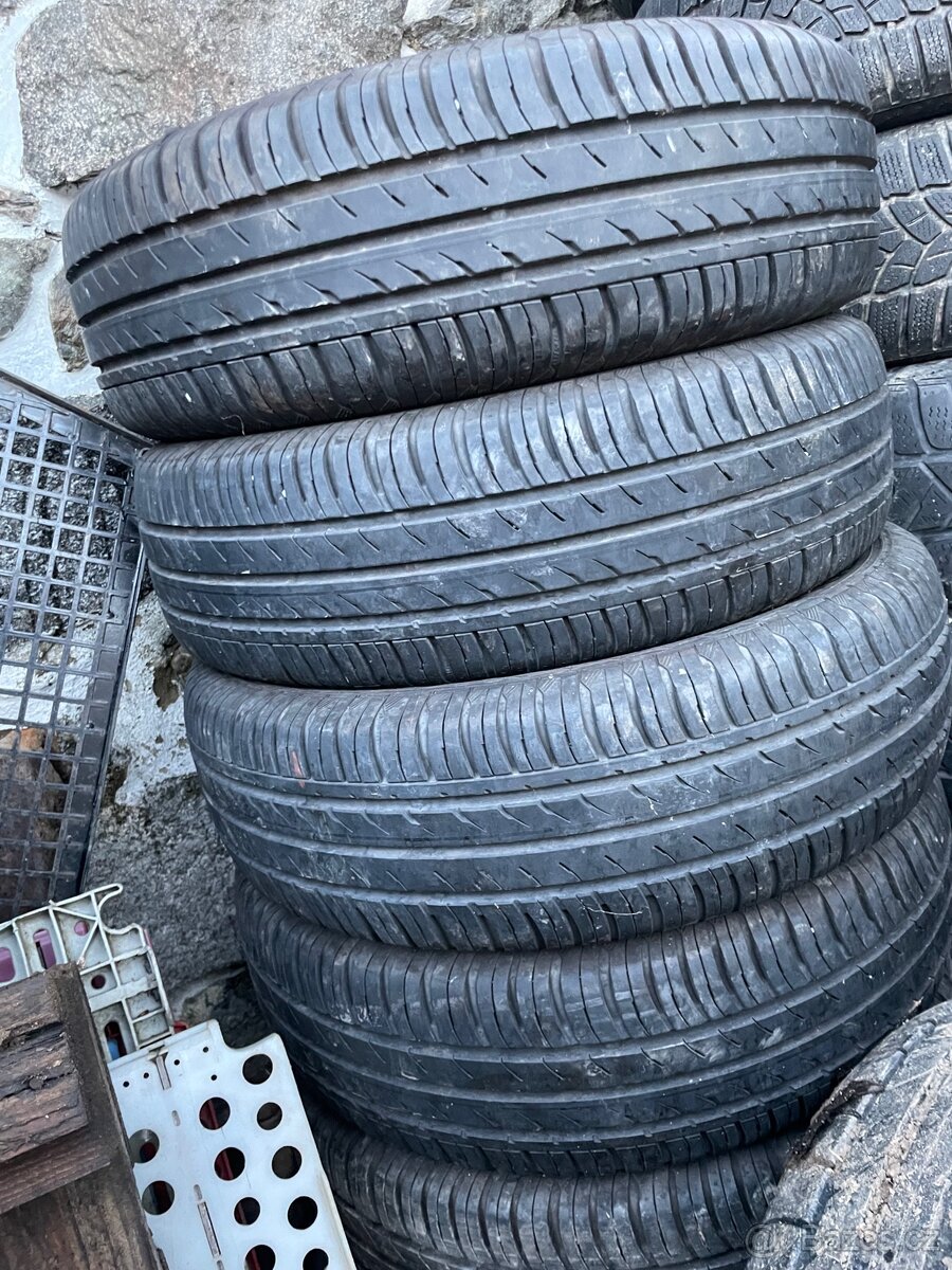 Continental pneu R14