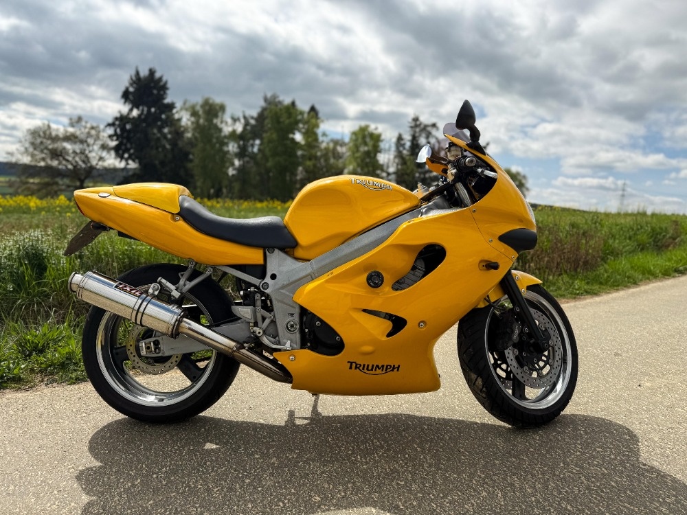 TRIUMPH TT 600