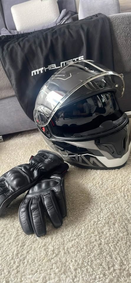 Moto helma M a kožené rukavice S