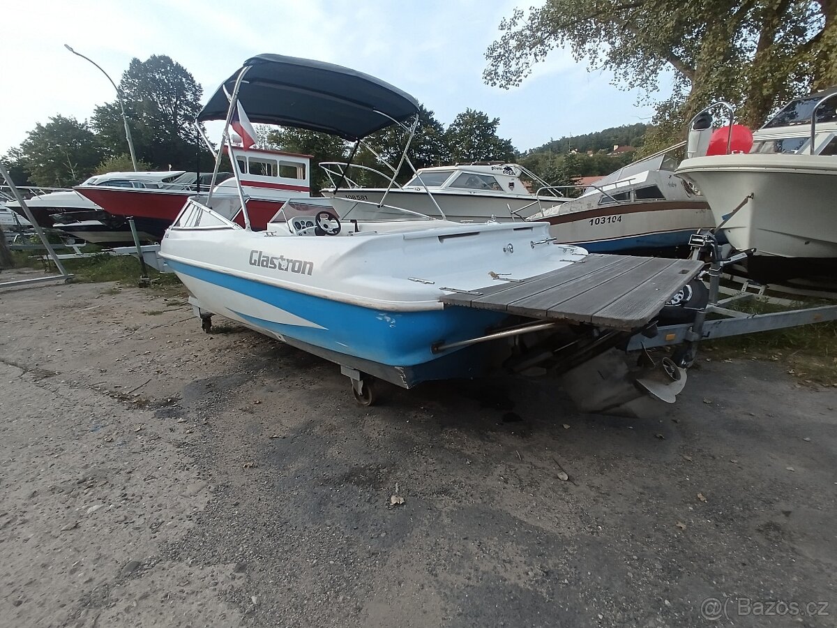 Glastron 185 bowrider