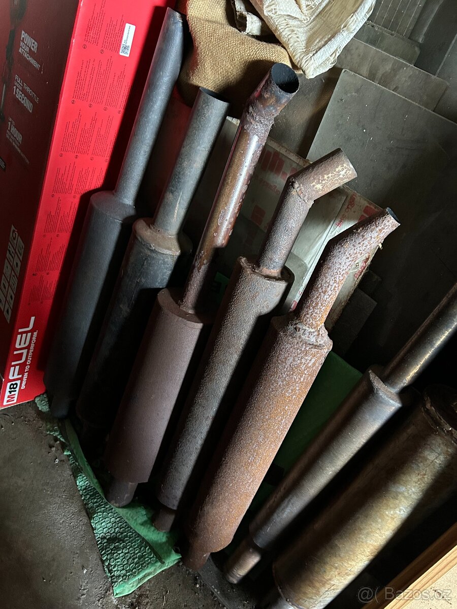 Prodám výfuky na ZETOR25-400,-kus