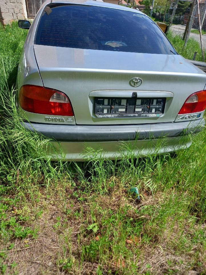 TOYOTA COROLA BENZÍN