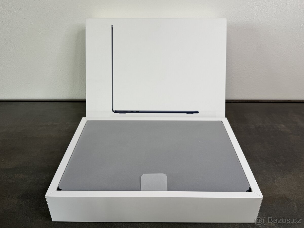 MacBook Air 15" 2024 M3 CTO 24GB RAM / 1TB SSD Midnight - P