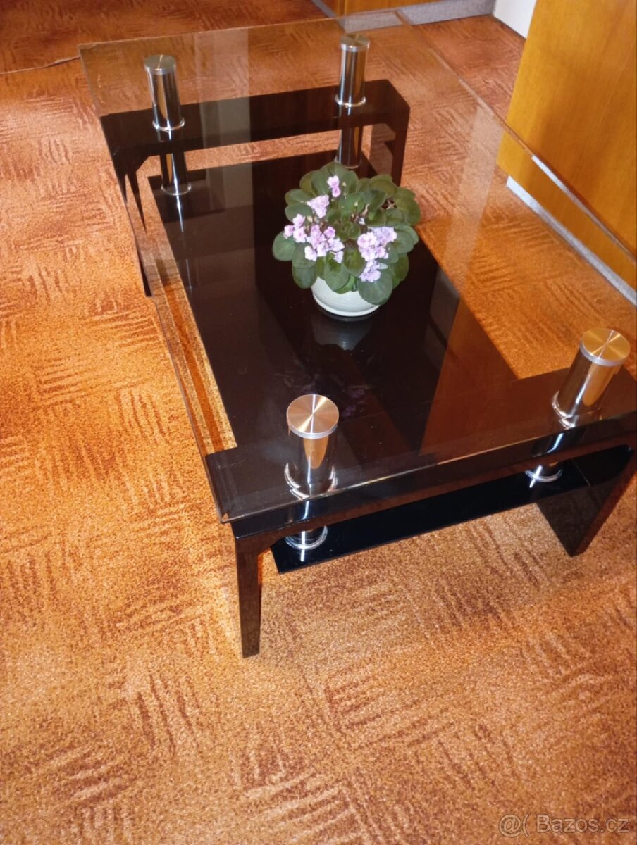 Konferenční stůl černý se sklem