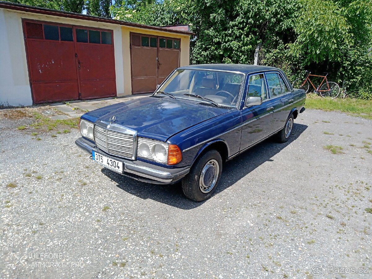 Mercedes 240d W123