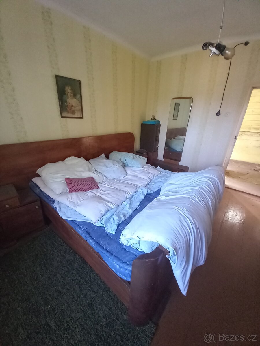 Starožitný nábytek