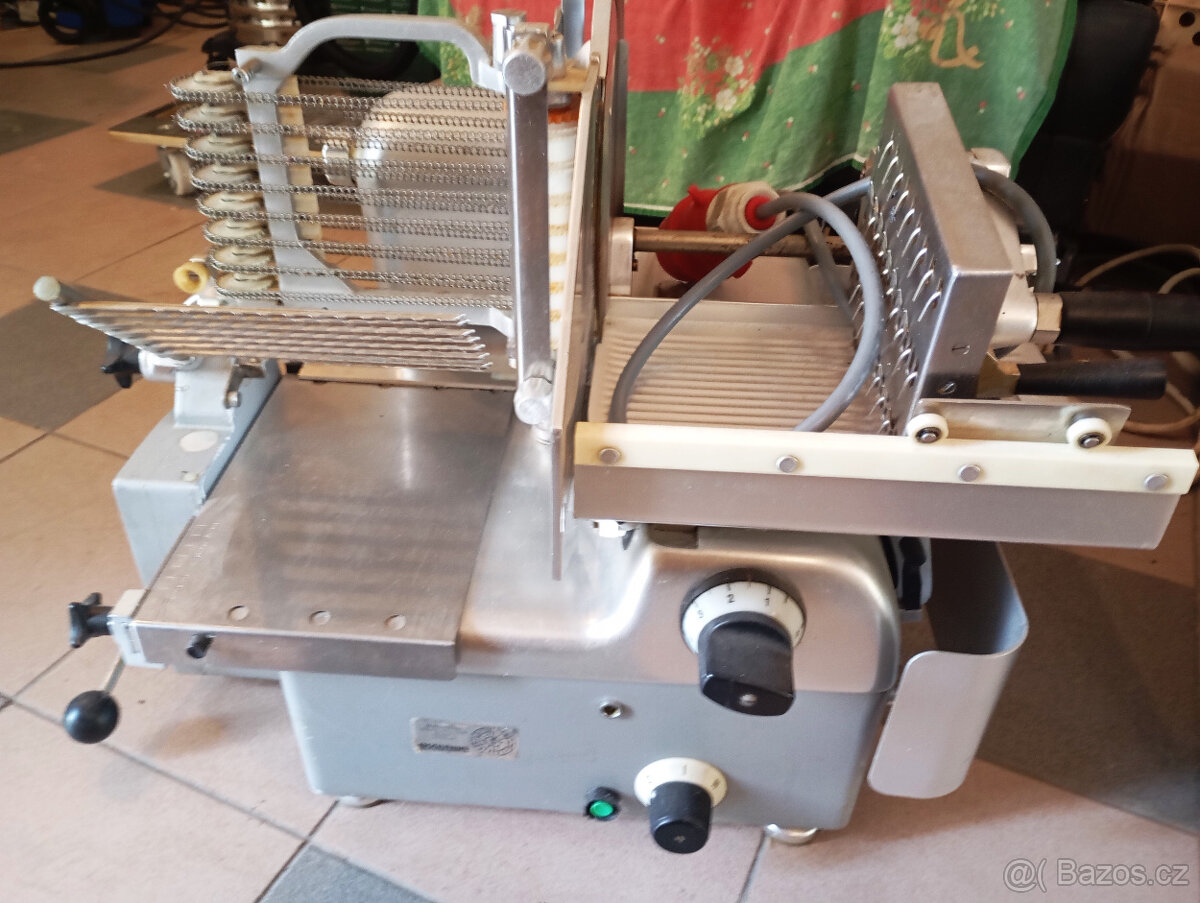 Automatický nářezák BIZERBA, při rychlém jednání sleva