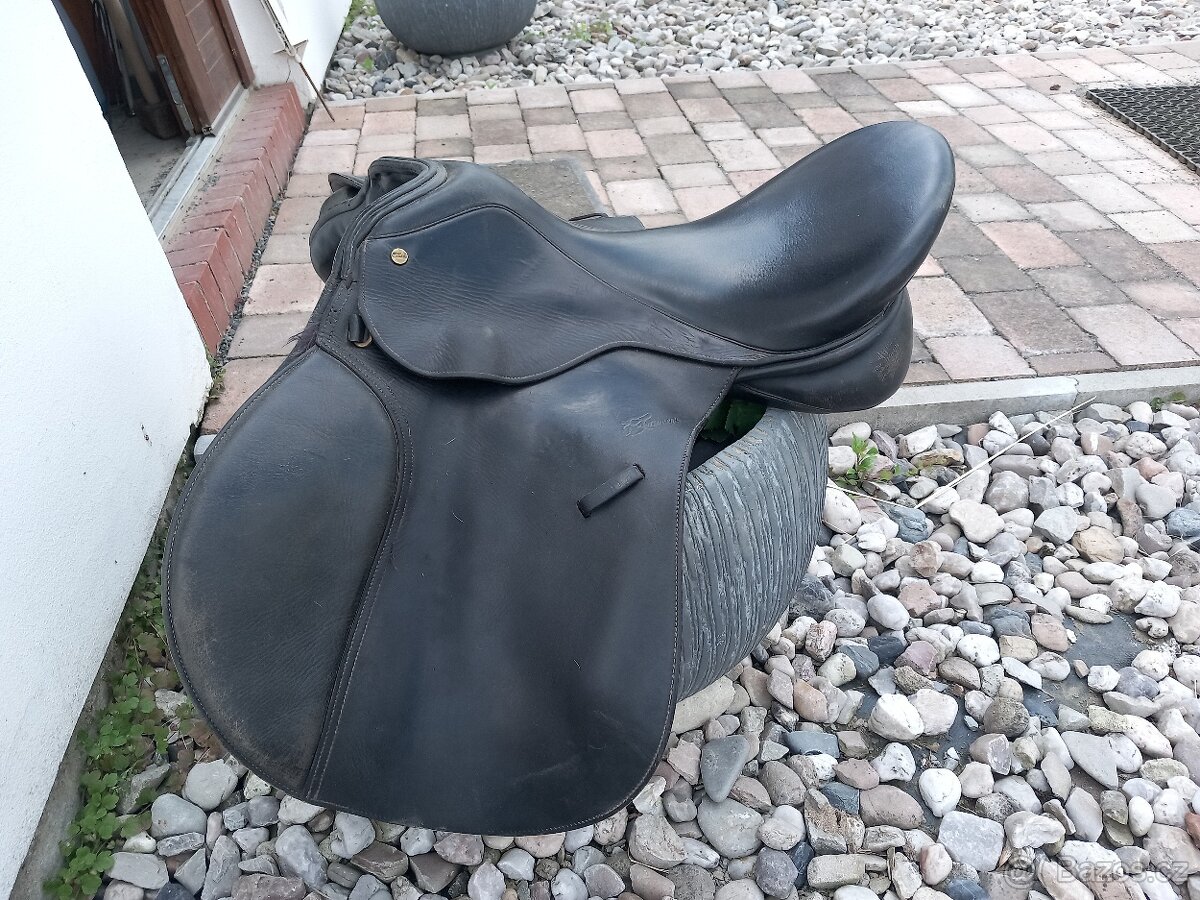Sedlo Trainers na širokého koně