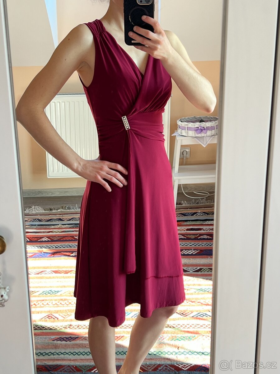 Elegantní vínové šaty vel. XS