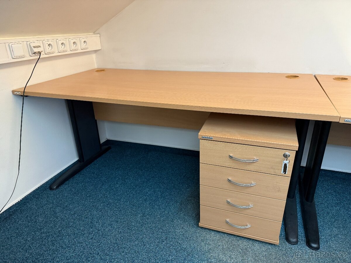 4x kancelářský stůl Hobis + šuplíky