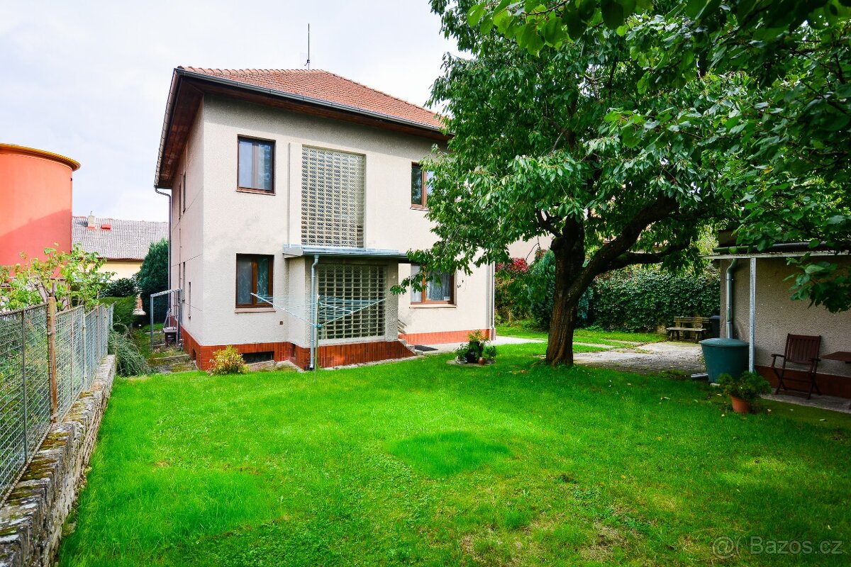 Nabídka prodeje vícegeneračního RD Hostivice, Pha-západ