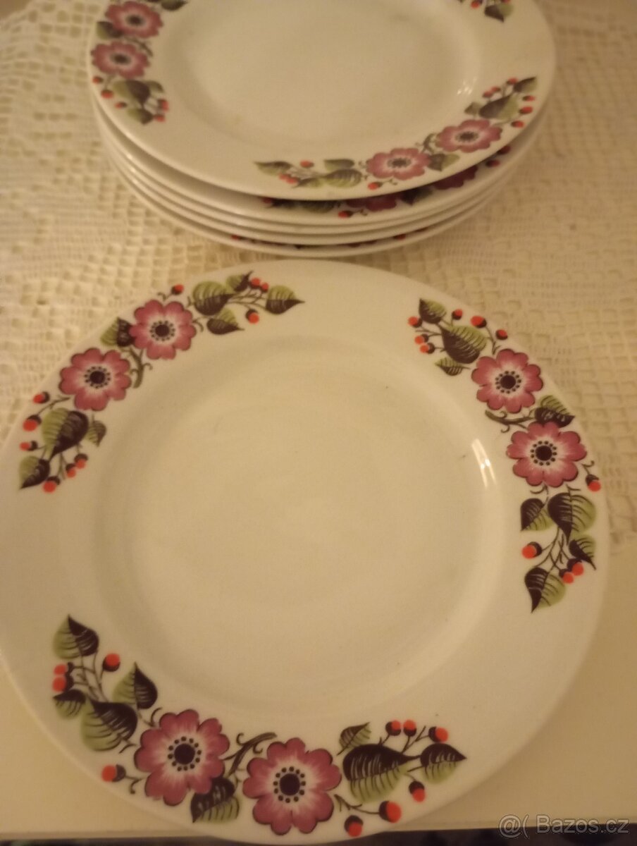 Retro dezertní talířek kus 29 Kč
