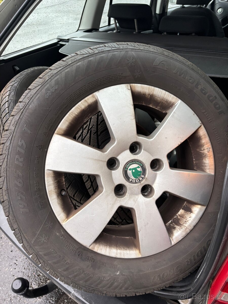 Octavia 2 kola s zimní pneu