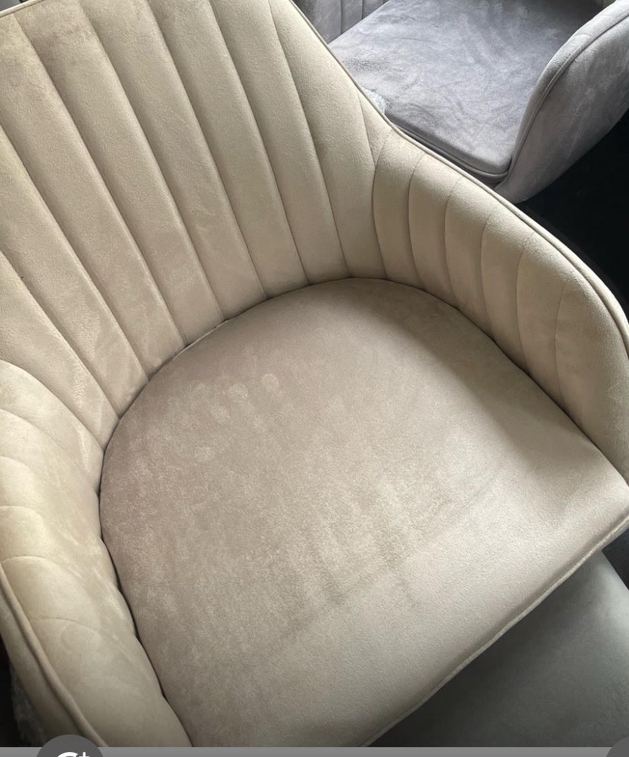 Luxusní béžové čalouněné židle – NOVÉ, nikdy nepoužité (8 ks