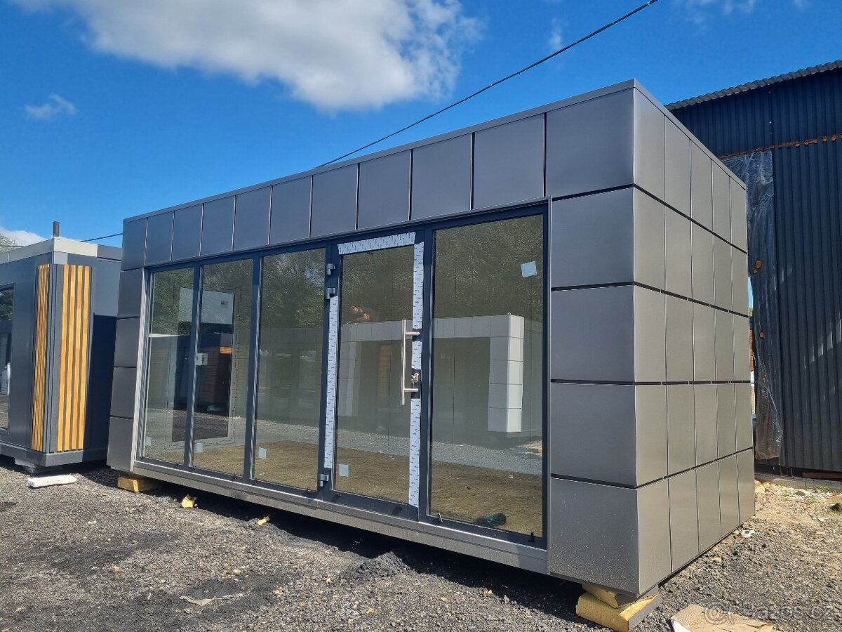 Pavilon/kontejner o vnějších rozměrech 600 cm x 300 cm