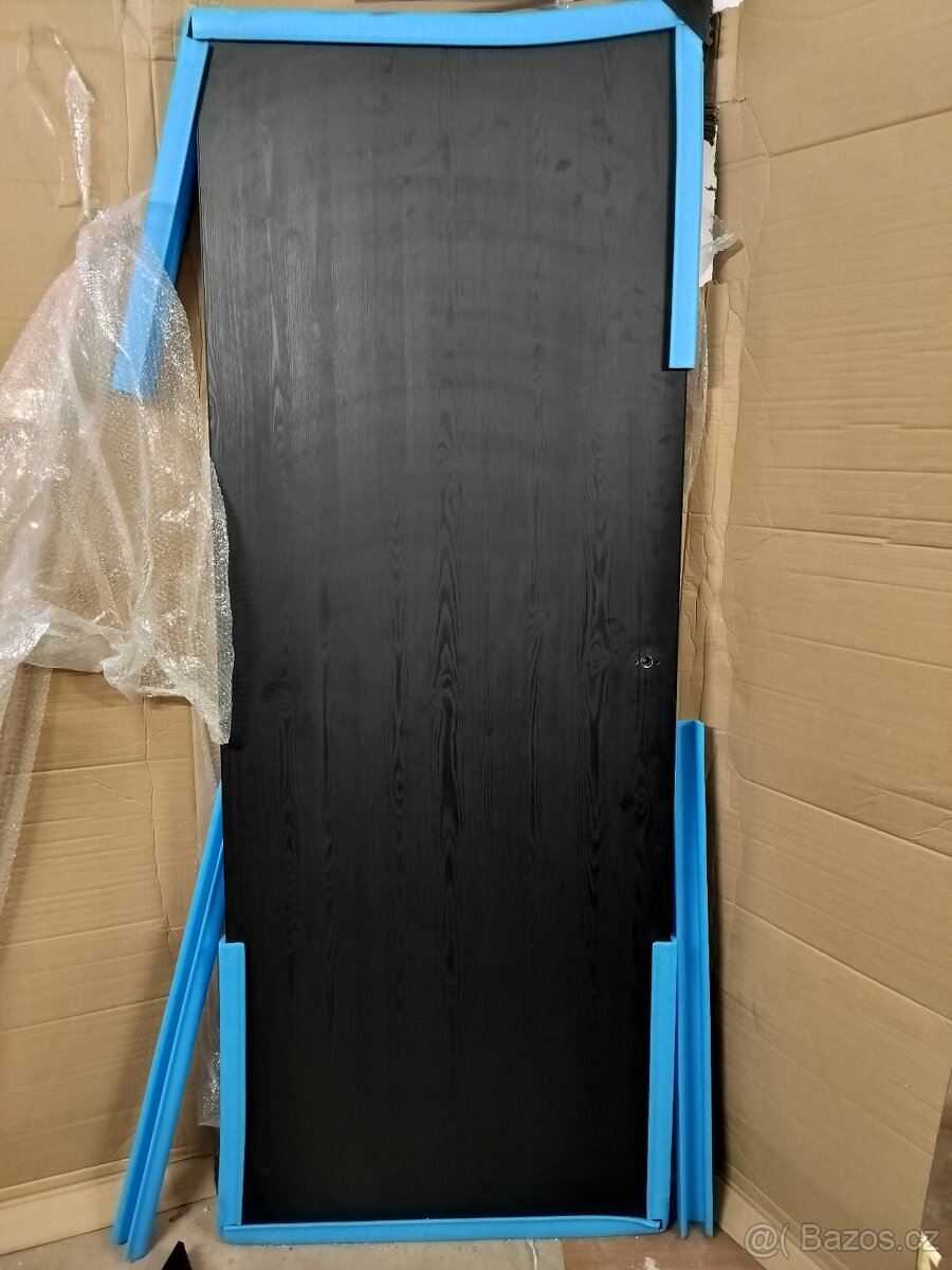 Dveře JAP Master Shadow Black 82 cm