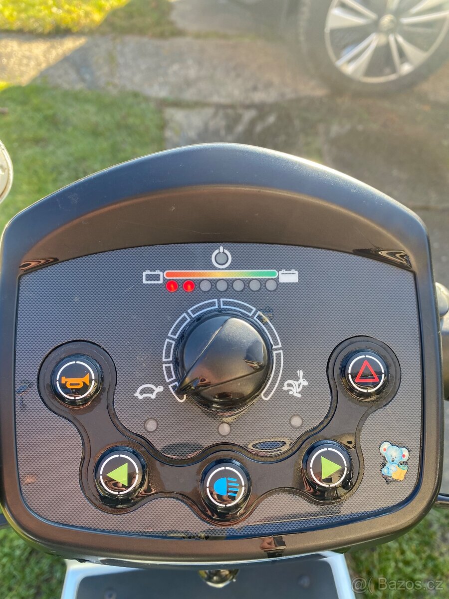 Elektrický invalidní vozík