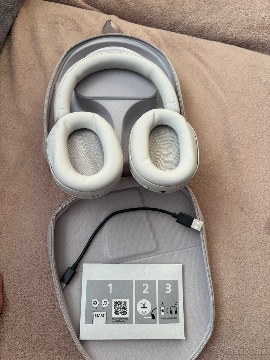 Sony WH-1000XM5- stribrna