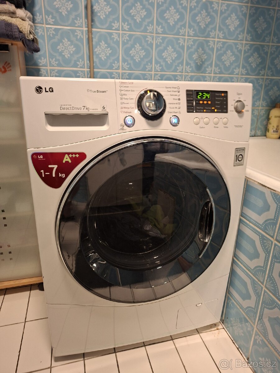 Automatická parní pračka LG 1400 ot/mim