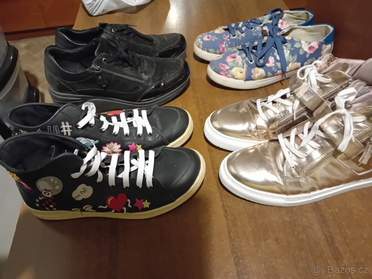 Dívčí tenisky vel.40