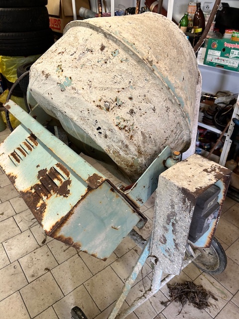 Prodej míchačky na maltu v Hr.Králové.