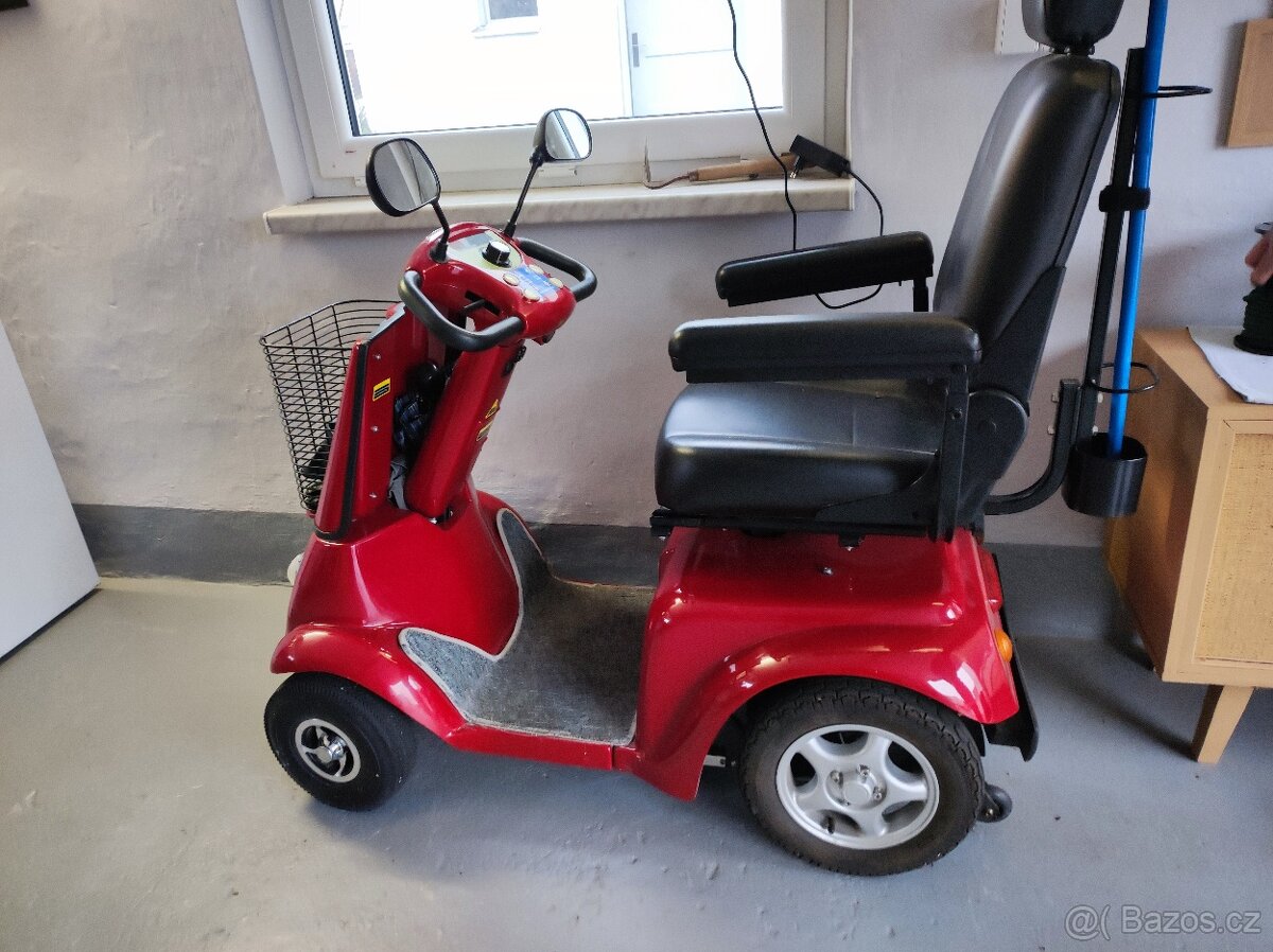 Čtyřkolový skútr pro seniory