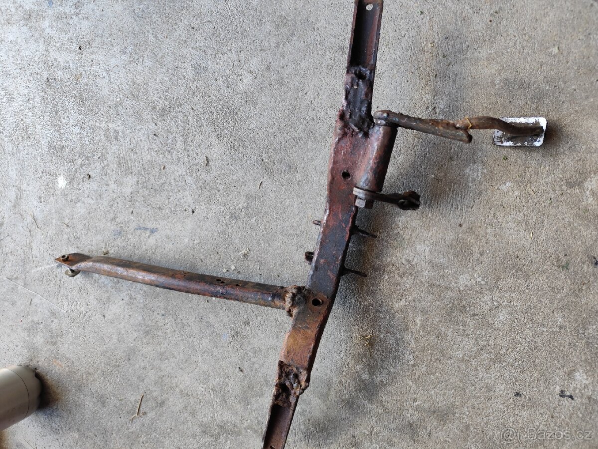 Kříž Jawa Pionýr