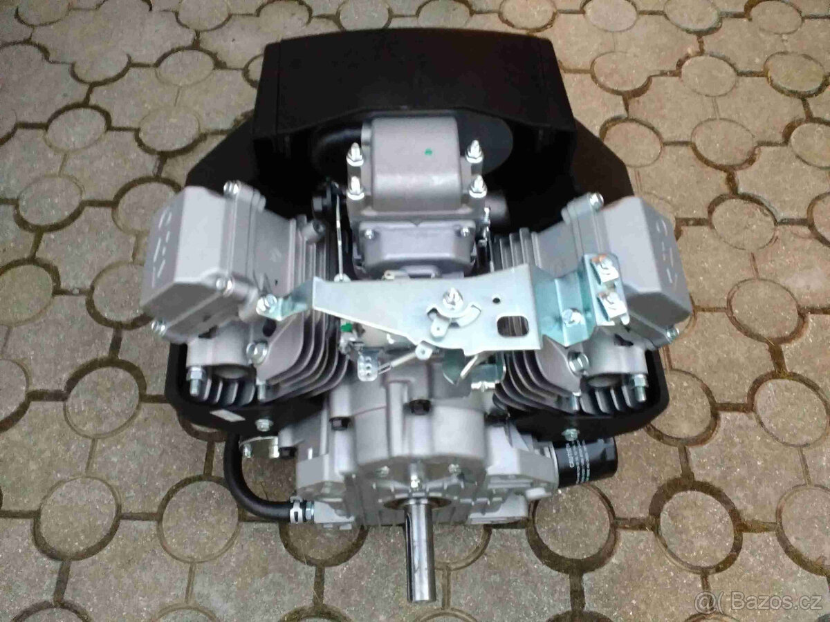 Dvouválcový motor pro zahradní traktory 17 HP