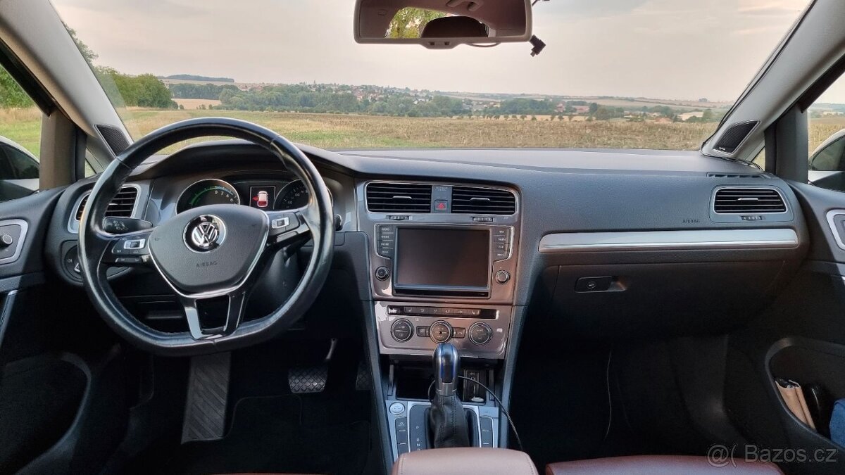Volkswagen e-Golf 85kW Dynaudio