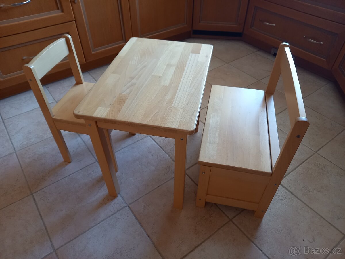 Dětský stůl a židle s lavicí