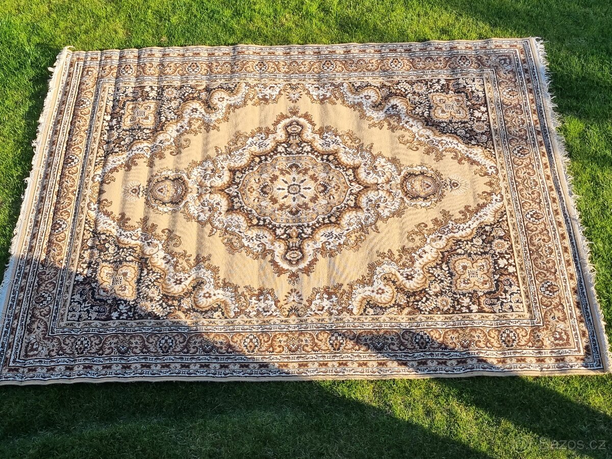 Koberec 3,6 x 2,8 m - perský vzor