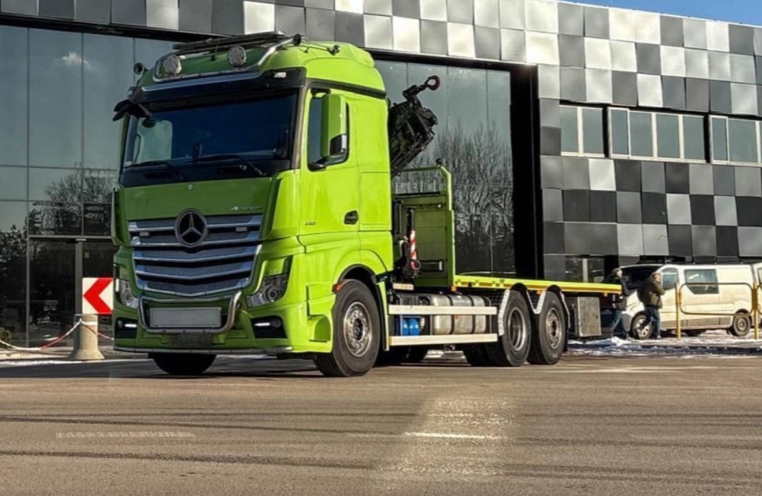Mercedes-Benz Actros - 6x2 – Valník/Plato + HR-HMF 3220 K7 –