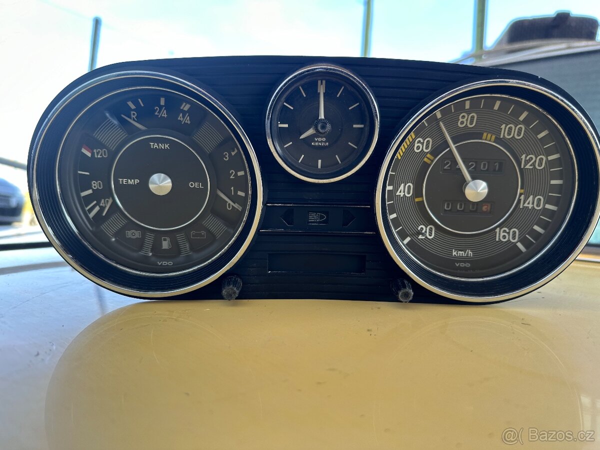 Přistrojovka w114/w115
