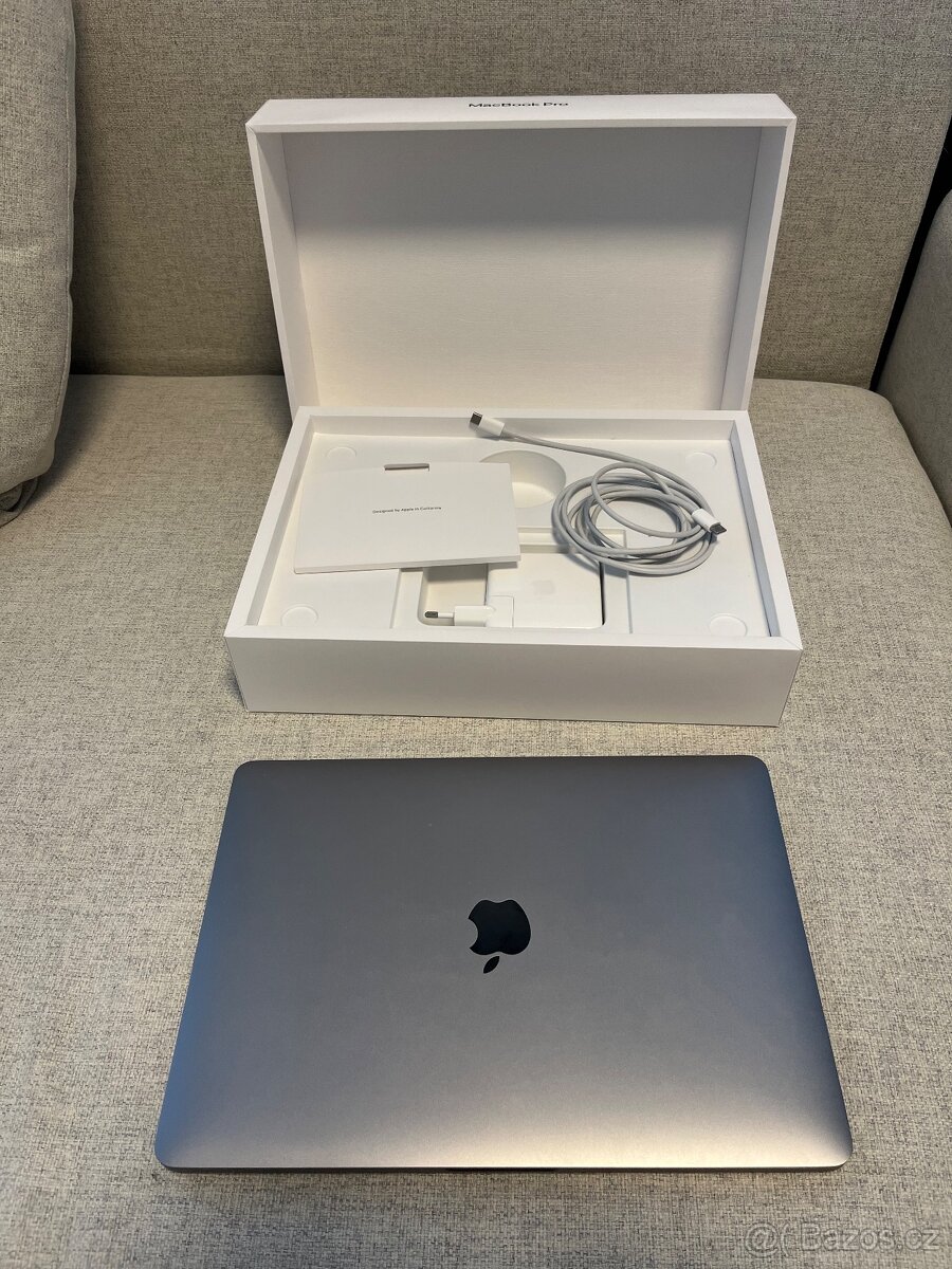 Maxbook Pro: Intel CPU, 16GB RAM, 512GB SSD