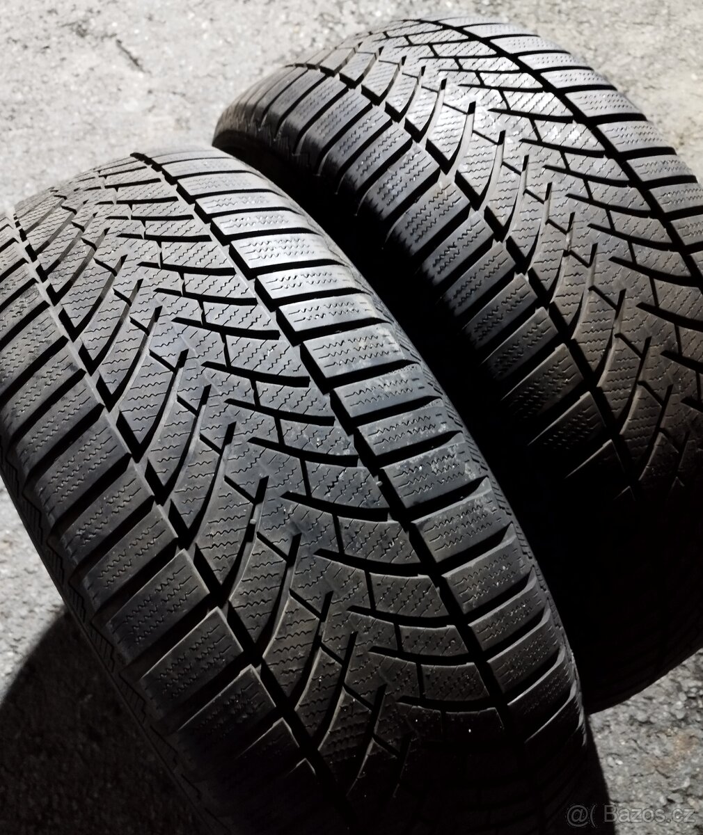 2 ZIMNÍ 215/55 R17 - PĚKNÉ