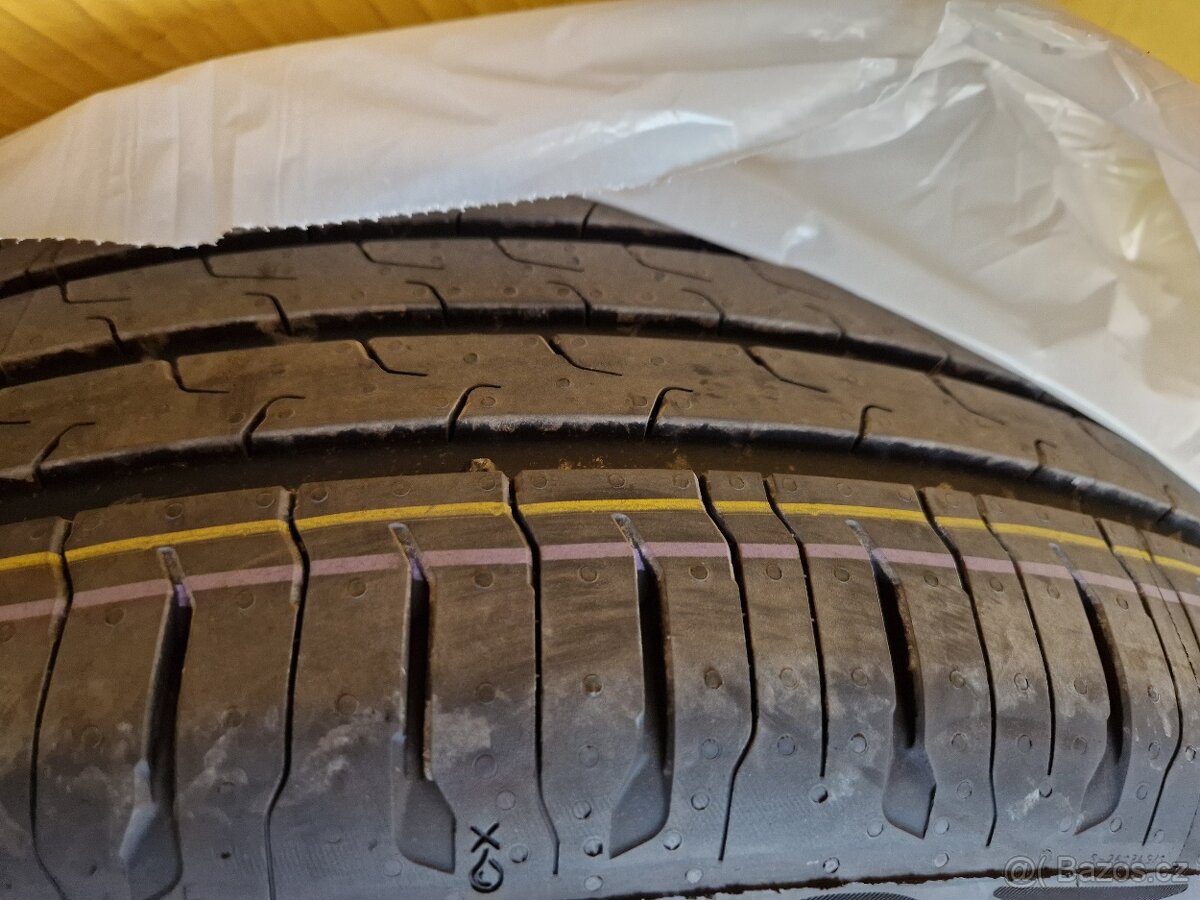 pneu letní 215/55 R17 4ks NOVÉ