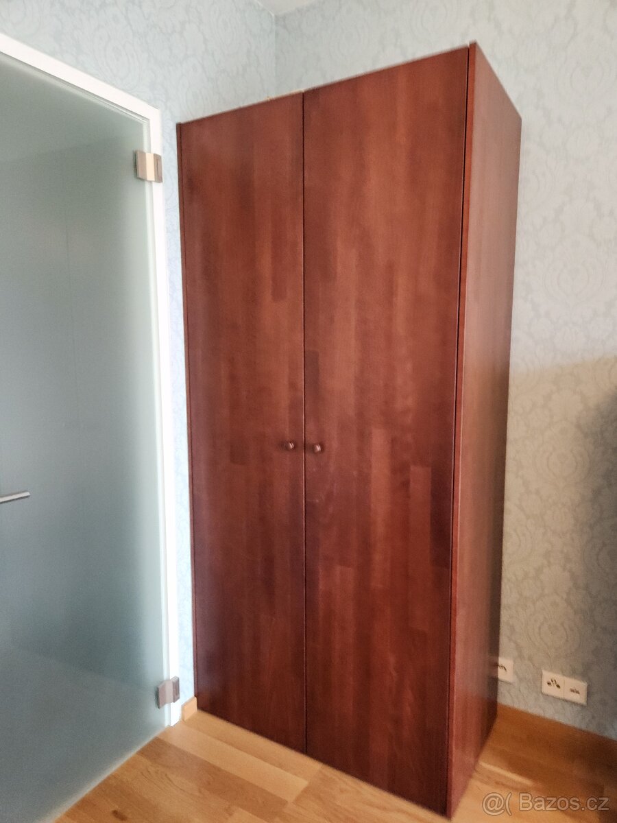 Prodám šatní skříň