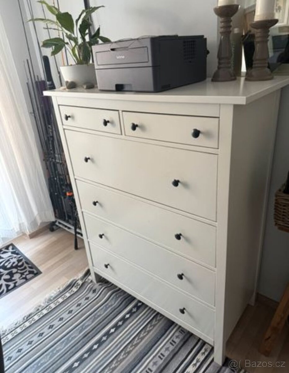 Komoda Hemnes v lesku
