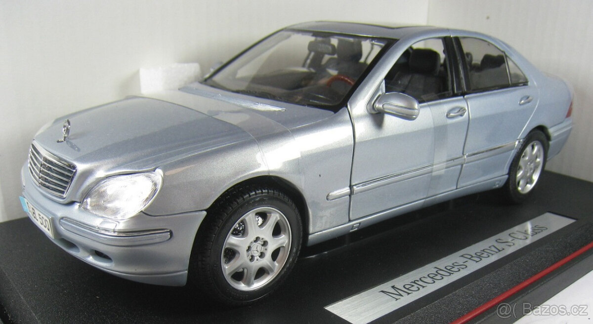1:18 Rarita Mercedes S-Klasse W220 Maisto 1999-05