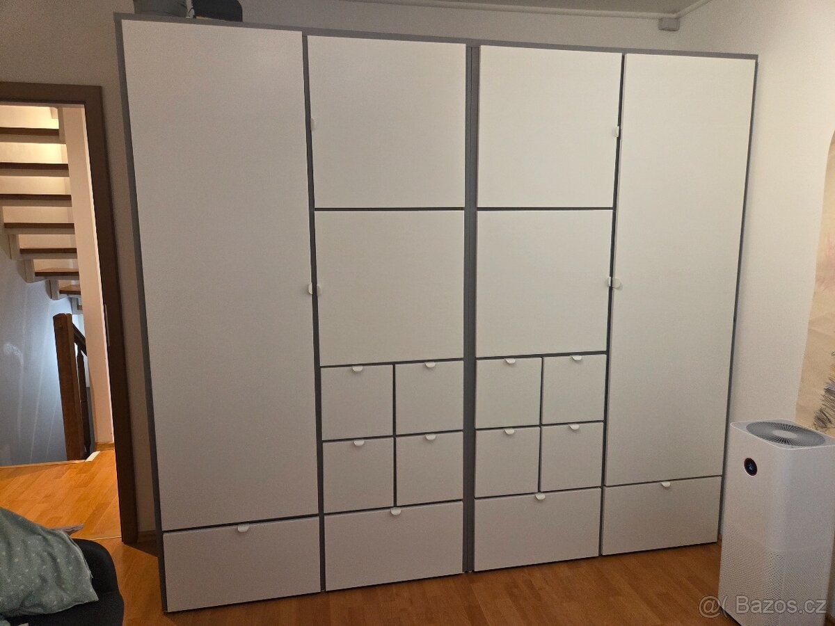 Skrine IKEA Visthus