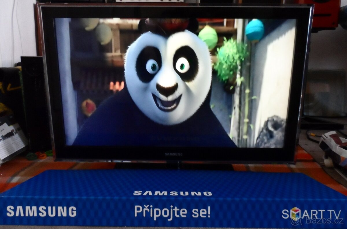 SAMSUNG LE37D550