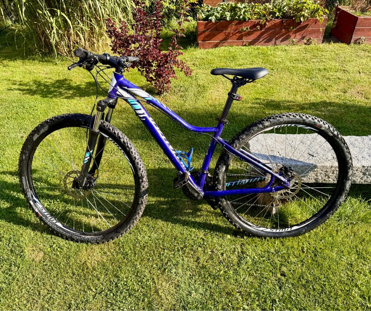Specialized Jett 27.5 - 17” velikost M