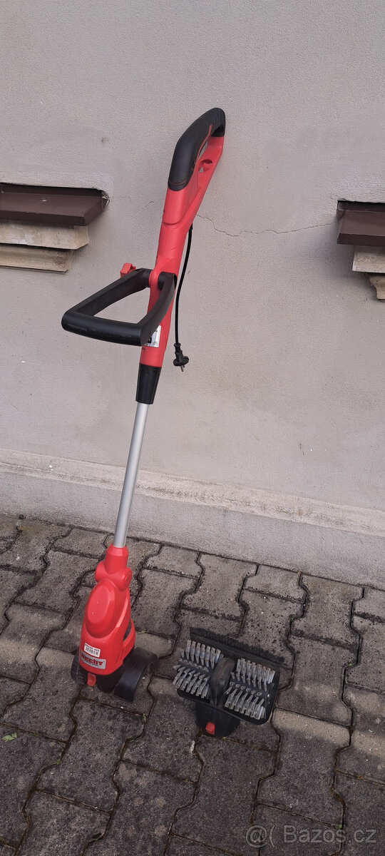 Čistič spár na dlaždbu spárovač plevele HECHT 445