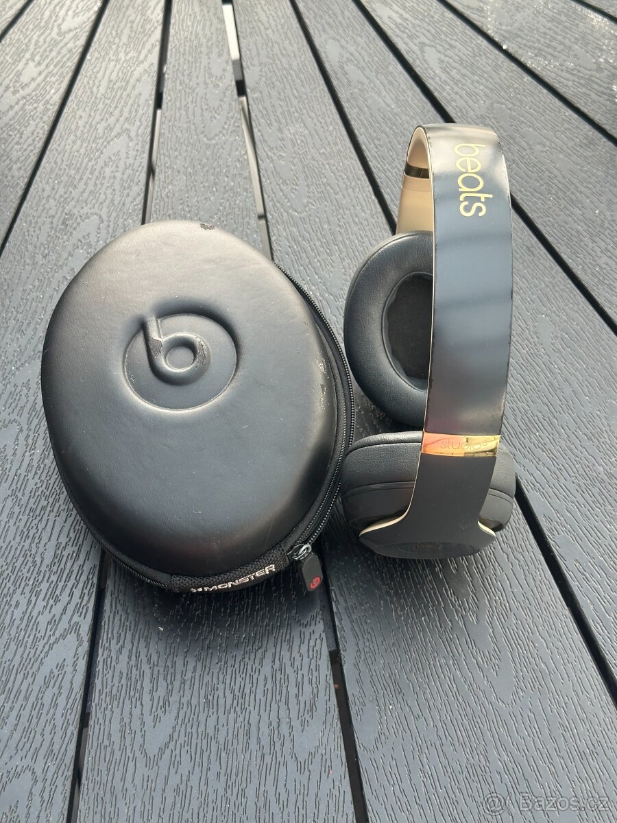 Bezdrátová sluchátka Apple Beats Studio³ A1914 černá + obal