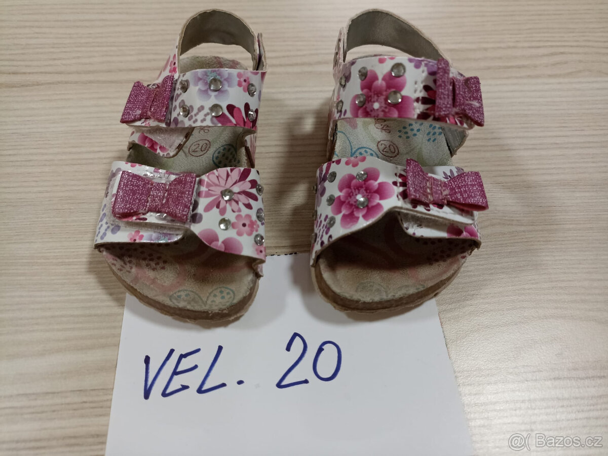 Dětské boty sandálky velikost 20